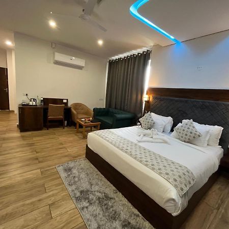 Click Collection The Abode, Dharamshala Hotel Buitenkant foto